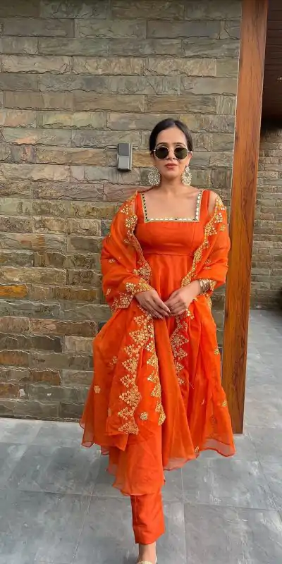 RTC 5625(A) Orange Color Georgette Coin Lace Border Salwar Suit Wedding, Party, Festive, Events Etc. Expected Delivery 4-6 Working Days @1899/- | Casual Suits, Jump Suits, Creative suits, Designer Suits, Palazzo Suits, Party Wear Suits, Patiala Suits, Salwar suit, Straight Suits