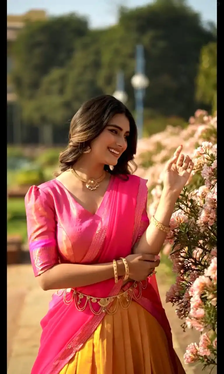 LNB 2001 Yellow Color Peaceful Kanchipuram Zari Weaving Lehenga Choli Wedding, Festive, Events Expected Delivery 4-6 Working Days@2199/- Only | Bollywood Lehenga, Creative Lehenga, Designer Lehenga, Embroidered Lehenga, Lehenga, Party Wear Lehenga