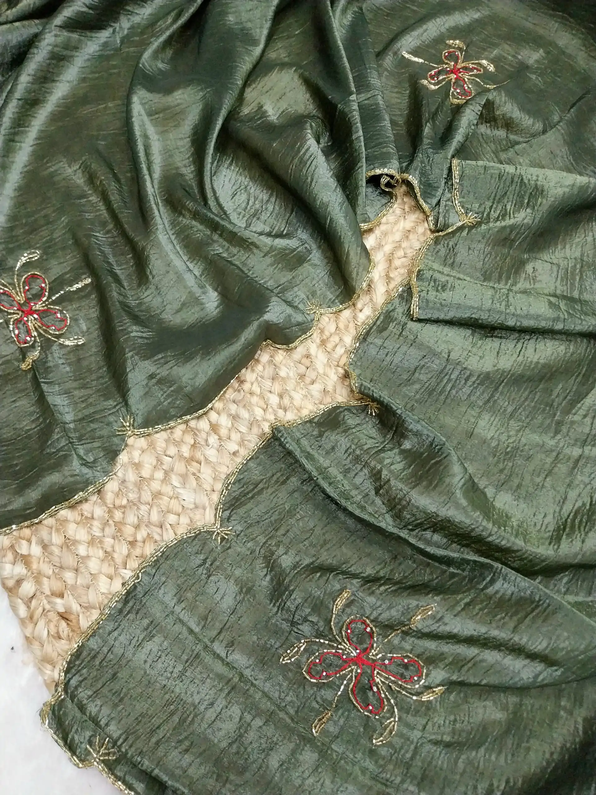 SSS 533 Green Color fabric having handwork With Work Saree Casual, Party Wear, Wedding, Events Etc.4-6 Working Days@ 2150/- only | Embroidered Sarees, Bollywood Sarees, Creative Sarees, Designer Sarees, Ethnic Saree, Modern Digital sarees, Party Wear Sarees, Sarees