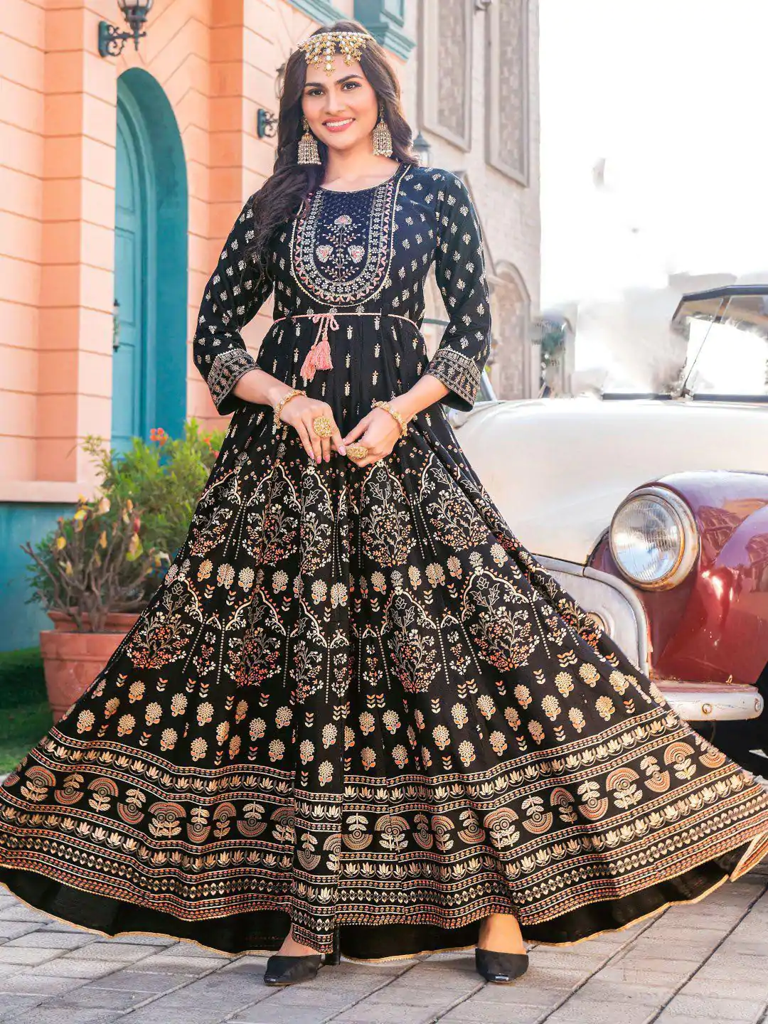  INLI Glam NX Black Color Rayon Print Embroidery Work Long Anarkali Gown Wedding Party, Festive, Events Etc.4-6 Working Days@1699/- only | Bollywood Gowns, Creative Gowns, Designer Gowns, Embroidered Gowns, Gowns, Party Wear Gowns, Straight Suits