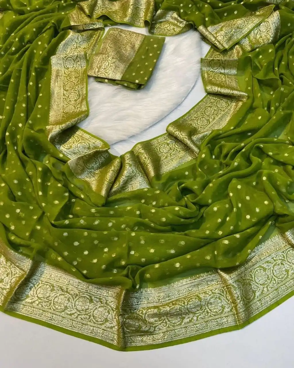 MS Arrival Green Color Viscose Georgette With Running Blouse Saree Casual, Wedding, Festive, Events . Expected Delivery  4-6 Working Days @1599/- only                                                                                                                                                         | Embroidered Sarees, Bollywood Sarees, Creative Sarees, Designer Sarees, Ethnic Saree, Modern Digital sarees, Party Wear Sarees, Sarees