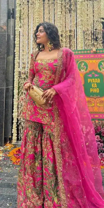 BD 1731 Pink Silk- Faux Georgette Digital Print Salwar Suit Casual, Wedding, Party, Festive, Events Etc.4-6 Working Days@ 1999/-only | Casual Suits, Jump Suits, Creative suits, Designer Suits, Palazzo Suits, Party Wear Suits, Patiala Suits, Salwar suit, Straight Suits