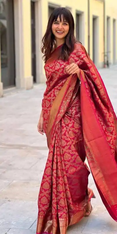 KP 4093 Red Color Soft Litchi Silk Jacquard Work Saree Casual, Wedding, Festive, Events . Expected Delivery  4-6 Working Days @1399/- only                                                                                                                                             | Embroidered Sarees, Bollywood Sarees, Creative Sarees, Designer Sarees, Ethnic Saree, Modern Digital sarees, Party Wear Sarees, Sarees