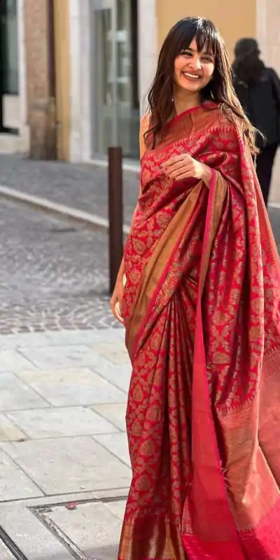 KP 4093 Red Color Soft Litchi Silk Jacquard Work Saree Casual, Wedding, Festive, Events . Expected Delivery  4-6 Working Days @1399/- only                                                                                                                                             | Embroidered Sarees, Bollywood Sarees, Creative Sarees, Designer Sarees, Ethnic Saree, Modern Digital sarees, Party Wear Sarees, Sarees