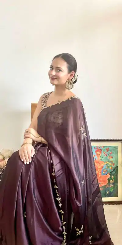  AC Resham Brown Color Rangoli Silk Handwork Cutwork Pearl Saree Casual, Wedding, Festive, Events . Expected Delivery  4-6 Working Days @1999/- only                                                                                                                                             | Embroidered Sarees, Bollywood Sarees, Creative Sarees, Designer Sarees, Ethnic Saree, Modern Digital sarees, Party Wear Sarees, Sarees