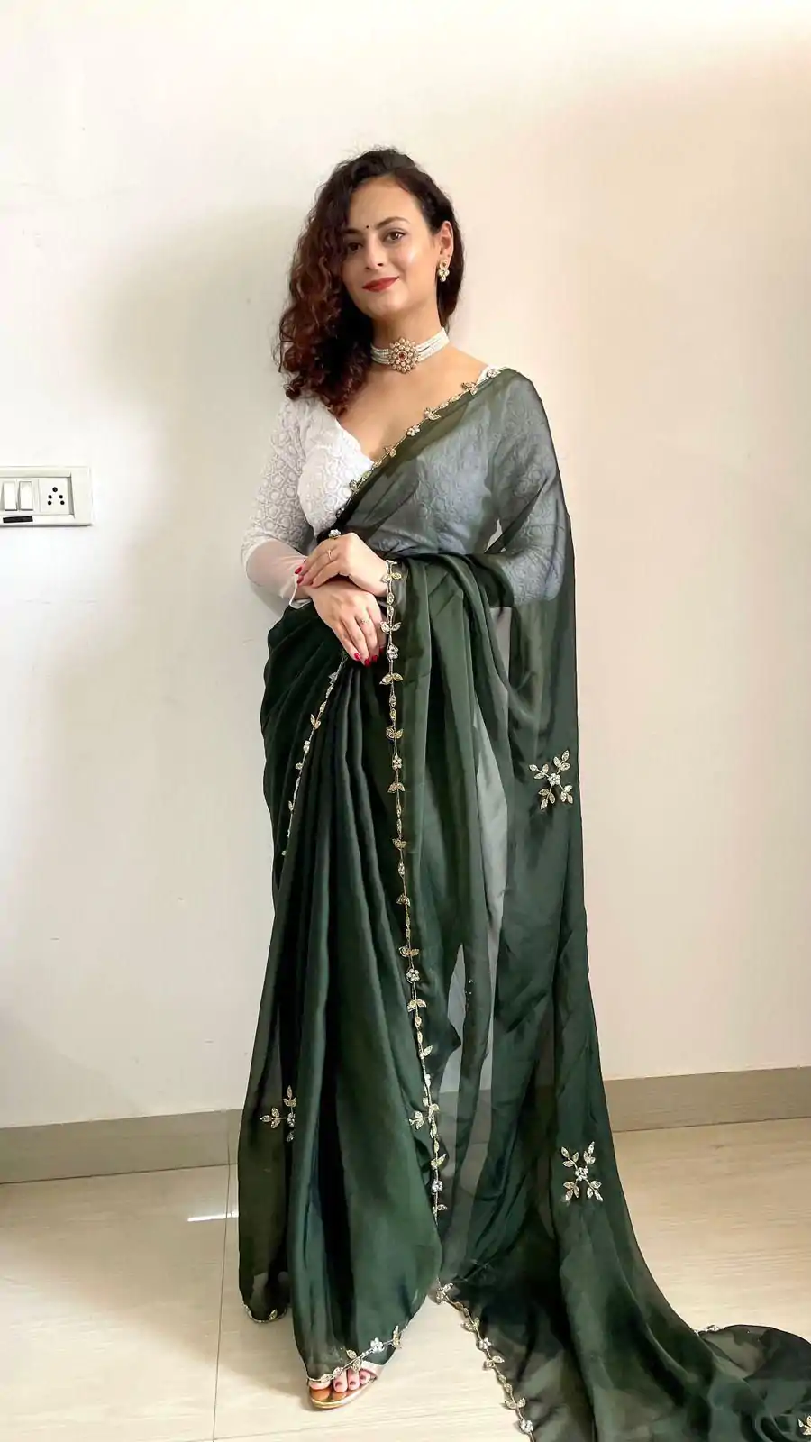  AC Resham Green Color Rangoli Silk Handwork Cutwork Pearl Saree Casual, Wedding, Festive, Events . Expected Delivery  4-6 Working Days @1999/- only                                                                                                                                             | Embroidered Sarees, Bollywood Sarees, Creative Sarees, Designer Sarees, Ethnic Saree, Modern Digital sarees, Party Wear Sarees, Sarees