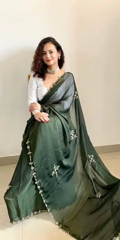  AC Resham Green Color Rangoli Silk Handwork Cutwork Pearl Saree Casual, Wedding, Festive, Events . Expected Delivery  4-6 Working Days @1999/- only                                                                                                                                             | Embroidered Sarees, Bollywood Sarees, Creative Sarees, Designer Sarees, Ethnic Saree, Modern Digital sarees, Party Wear Sarees, Sarees