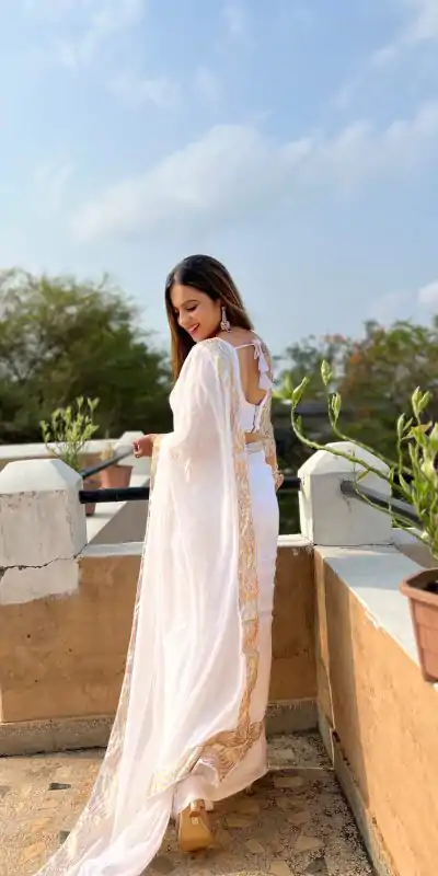 JR 579 White Color Georgette Sequence Work Lace Saree Casual, Wedding, Festive, Events . Expected Delivery  4-6 Working Days @1599/- only                                                                                                                                             | Embroidered Sarees, Bollywood Sarees, Creative Sarees, Designer Sarees, Ethnic Saree, Modern Digital sarees, Party Wear Sarees, Sarees