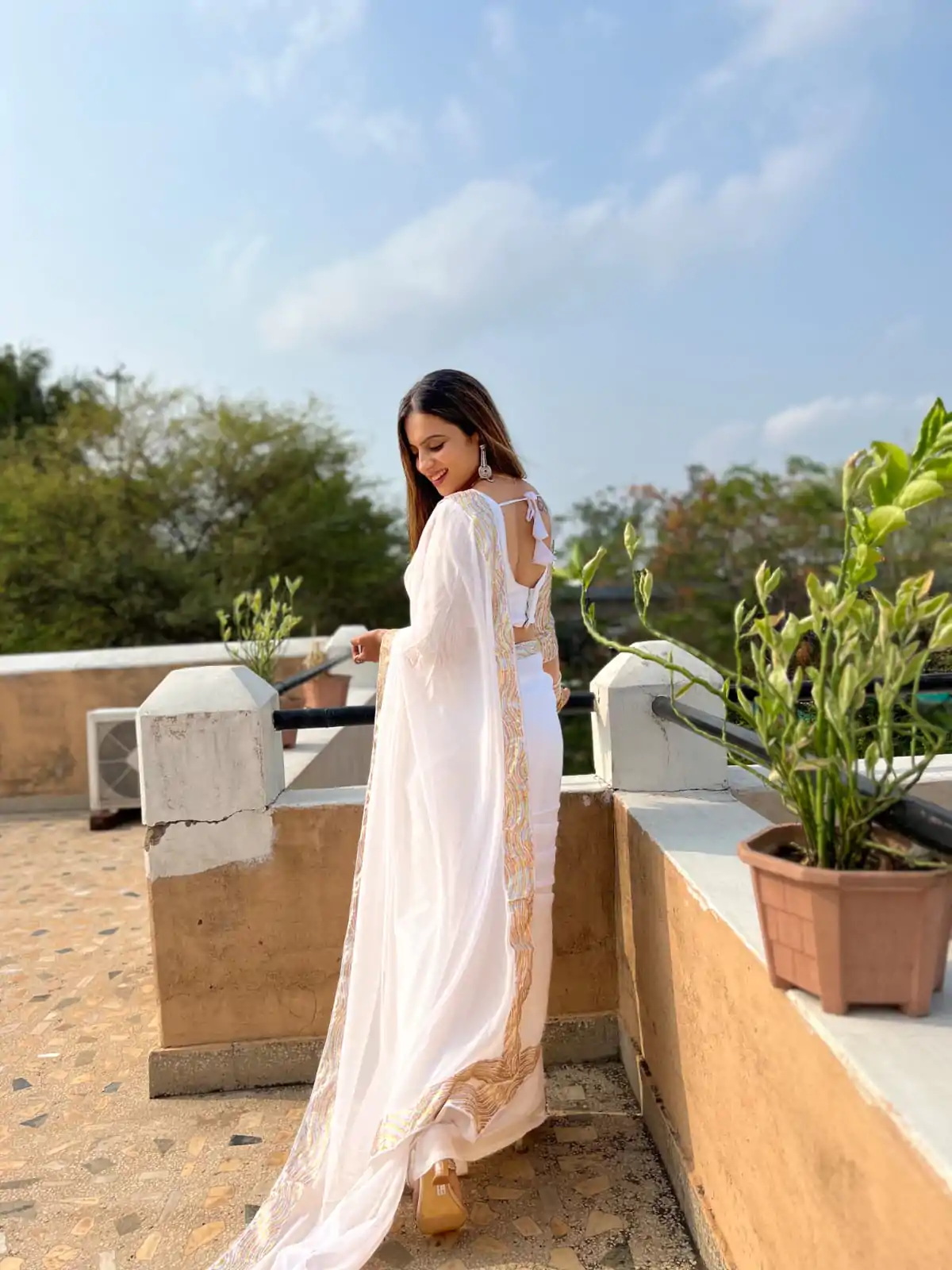 JR 579 White Color Georgette Sequence Work Lace Saree Casual, Wedding, Festive, Events . Expected Delivery  4-6 Working Days @1599/- only                                                                                                                                             | Embroidered Sarees, Bollywood Sarees, Creative Sarees, Designer Sarees, Ethnic Saree, Modern Digital sarees, Party Wear Sarees, Sarees