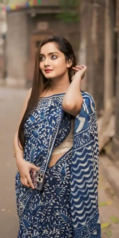 SC 404 Blue Color Soft Linen Silk Digital Print Saree Casual, Wedding, Festive, Events . Expected Delivery  4-6 Working Days @1599/- only                                                                                                                                           | Embroidered Sarees, Bollywood Sarees, Creative Sarees, Designer Sarees, Ethnic Saree, Modern Digital sarees, Party Wear Sarees, Sarees