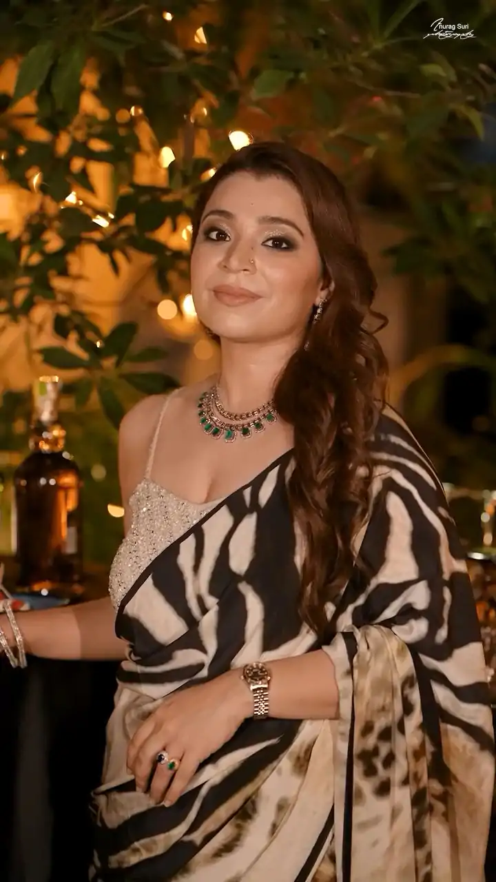 BT 410 Cream Color Vichitra Silk Digital Prints Work Saree Casual, Wedding, Festive, Events . Expected Delivery  4-6 Working Days @1624/- only                                                                                                                                           | Embroidered Sarees, Bollywood Sarees, Creative Sarees, Designer Sarees, Ethnic Saree, Modern Digital sarees, Party Wear Sarees, Sarees