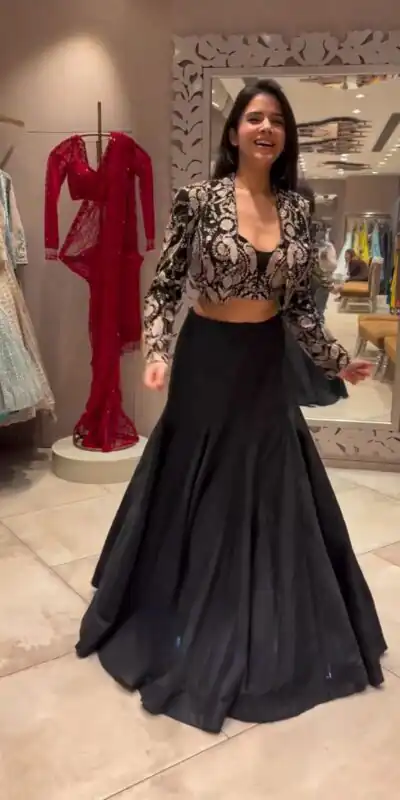RTC 6488 Black Color Tapeta Silk Thread With Sequence Lehenga Choli Casual, Wedding, Party, Festive, Events Etc.4-6 Working Days @2149/- Only | Bollywood Lehenga, Creative Lehenga, Designer Lehenga, Embroidered Lehenga, Lehenga, Party Wear Lehenga