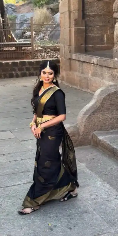 KP 5095 Butti Black Color Jacquard With Designer Work All Over Saree . Exclusive Offer ₹1344. Delivery 4-6 Working Days. Shop now. | Embroidered Sarees, Bollywood Sarees, Creative Sarees, Designer Sarees, Ethnic Saree, Modern Digital sarees, Party Wear Sarees, Sarees