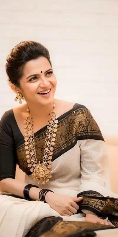 KP 3025 Black Soft Lichi Silk Saree Perfect for Wedding, Party, Baby Shower, Onam, Durga Puja . Available at ₹1449 only. Delivery 4-6 Working Days. | Embroidered Sarees, Bollywood Sarees, Creative Sarees, Designer Sarees, Ethnic Saree, Modern Digital sarees, Party Wear Sarees, Sarees