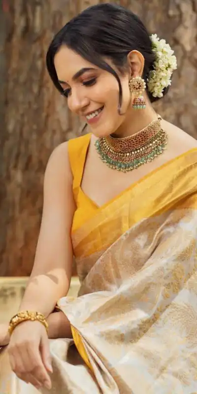 KP 5068 Golden Color Soft Lichi Silk Cloth Beautiful Rich Pallu Saree Casual, Party, Wedding, Festive, Events Etc.  Expected Delivery  4-6 Working Days @1449/ | Embroidered Sarees, Bollywood Sarees, Creative Sarees, Designer Sarees, Ethnic Saree, Modern Digital sarees, Party Wear Sarees, Sarees