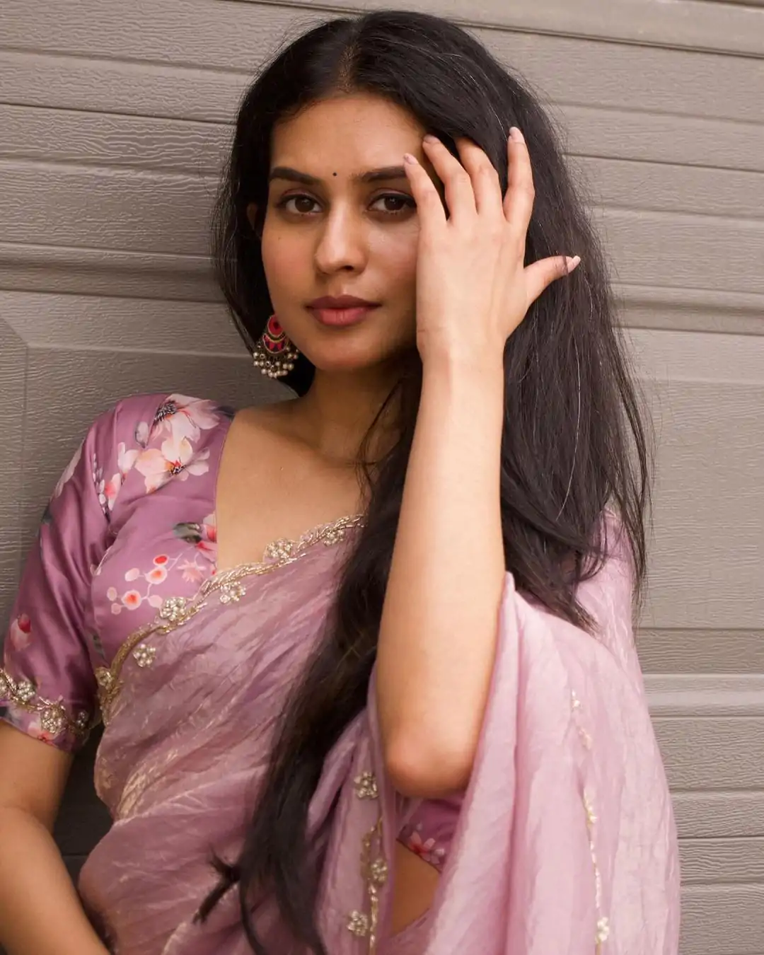 AC Gold Crush Lavender Gold Crush with Lace Border & Lace Work Saree . Festive Deal ₹2599. Delivery 4-6 Working Days. Shop now. | Creative Sarees, Embroidered Sarees, Bollywood Sarees, Designer Sarees, Ethnic Saree, Modern Digital sarees, Party Wear Sarees, Sarees