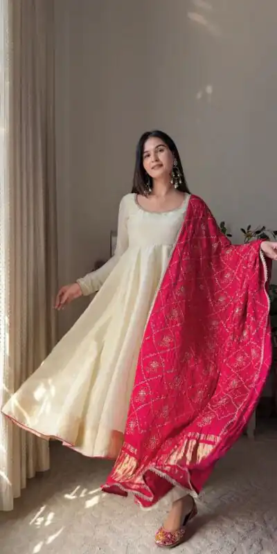 LG 2016 Off White in Chinon Lace Border & Lace Work Gown . Introductory Price ₹1849. Delivery 4-6 Working Days. Shop now. | Bollywood Gowns, Creative Gowns, Designer Gowns, Embroidered Gowns, Gowns, Party Wear Gowns