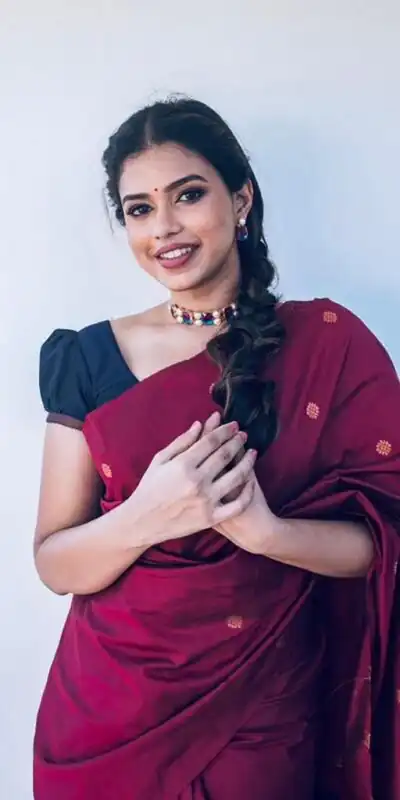 KP 5000 Red Soft Lichi Silk Saree with Designer Work. Wedding, Party, Festive, Events, Now at just ₹1249. Delivery 4-6 Working Days. Shop now. | Embroidered Sarees, Bollywood Sarees, Creative Sarees, Designer Sarees, Ethnic Saree, Modern Digital sarees, Party Wear Sarees, Sarees