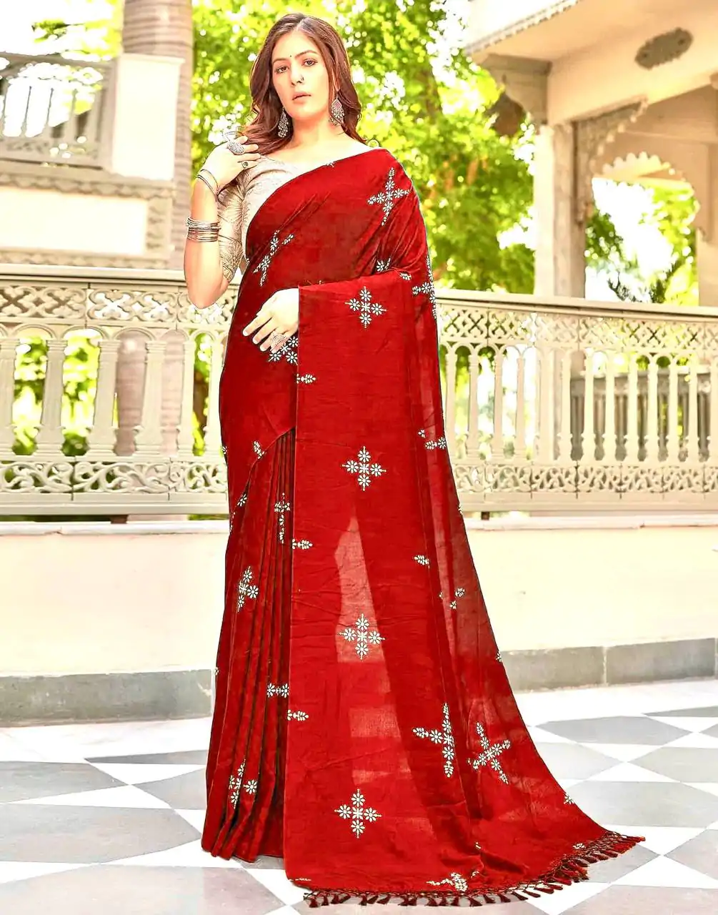 BT 1104 Red Natural silk with Thread Embroidery & Embroidery Work Saree . Now at just ₹1549. Delivery 4-6 Working Days. Shop now. | Creative Sarees, Embroidered Sarees, Bollywood Sarees, Designer Sarees, Ethnic Saree, Modern Digital sarees, Party Wear Sarees, Sarees
