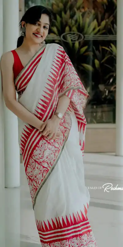 BT 433 Red Soft Cotton with Lace Work & Digital Print Saree . Exclusive Offer ₹1449. Delivery 4-6 Working Days. Shop now. | Creative Sarees, Embroidered Sarees, Bollywood Sarees, Designer Sarees, Ethnic Saree, Modern Digital sarees, Party Wear Sarees, Sarees