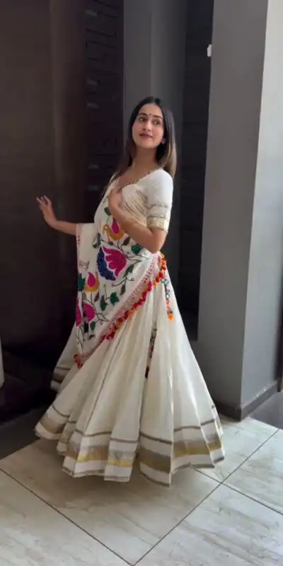 LG 653 White Cotton Lehenga Choli Perfect for Wedding, Party, Diwali, Lohri, Anniversary . Now at just ₹2399. Delivery 4-6 Working Days. Shop now. | Creative Lehenga, Bollywood Lehenga, Designer Lehenga, Embroidered Lehenga, Lehenga, Party Wear Lehenga