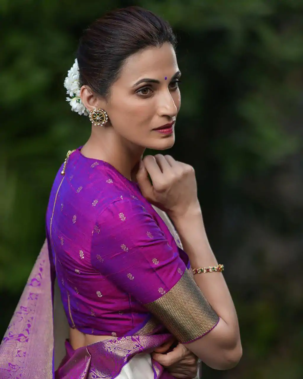 KP 6071 White Color Soft Lichi Silk Cloth Saree With Lace Border & Lace Work. Get it for ₹1449. Delivery 4-6 Working Days. Shop now. | Embroidered Sarees, Bollywood Sarees, Creative Sarees, Designer Sarees, Ethnic Saree, Modern Digital sarees, Party Wear Sarees, Sarees