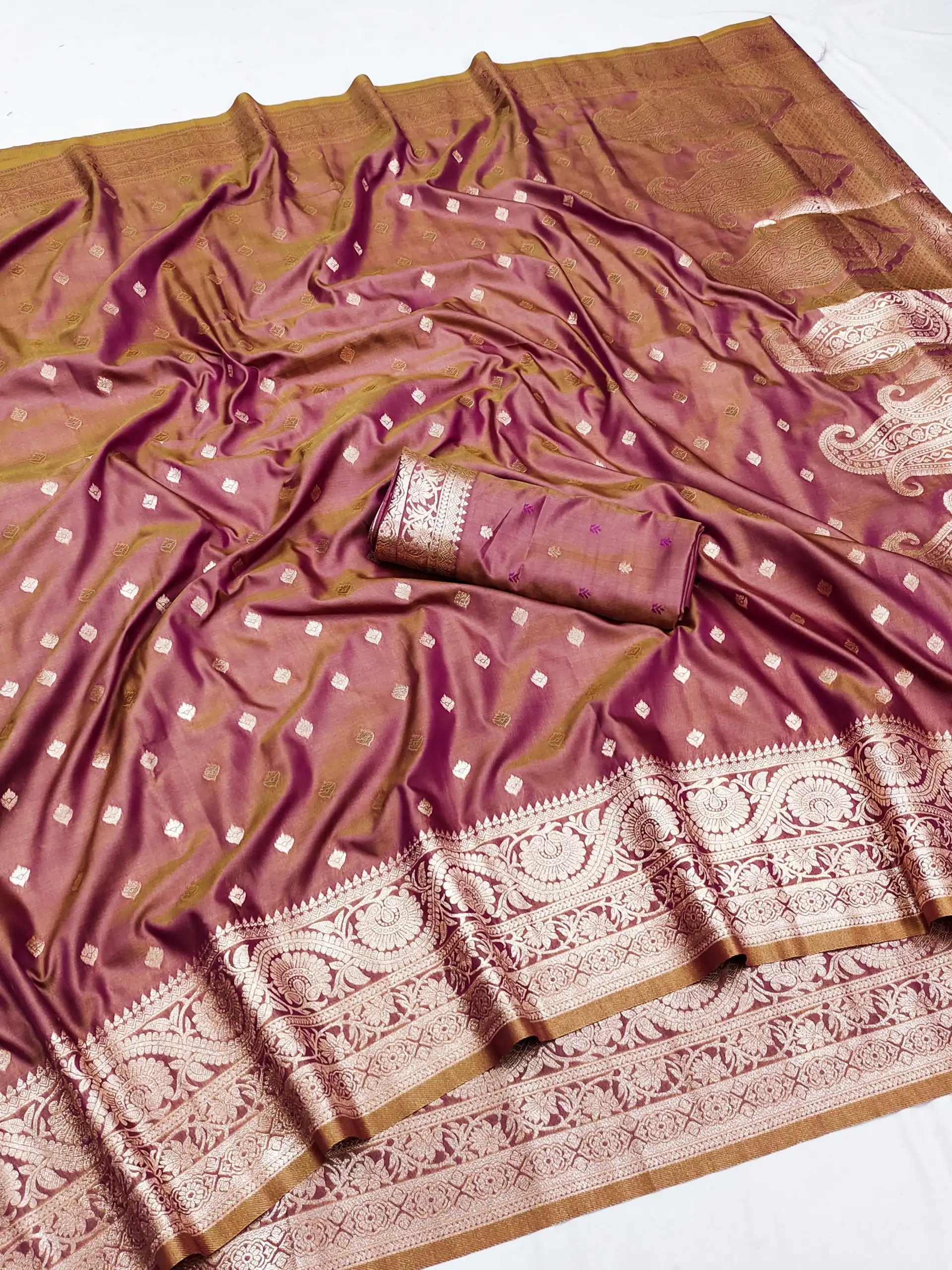 MB 1132 Brown Banarasi silk Saree Perfect for Wedding, Party, Traditional Day, Lohri, Durga Puja – . Festive Deal ₹1849. Delivery 4-6 Working Days. | Creative Sarees, Embroidered Sarees, Bollywood Sarees, Designer Sarees, Ethnic Saree, Modern Digital sarees, Party Wear Sarees, Sarees