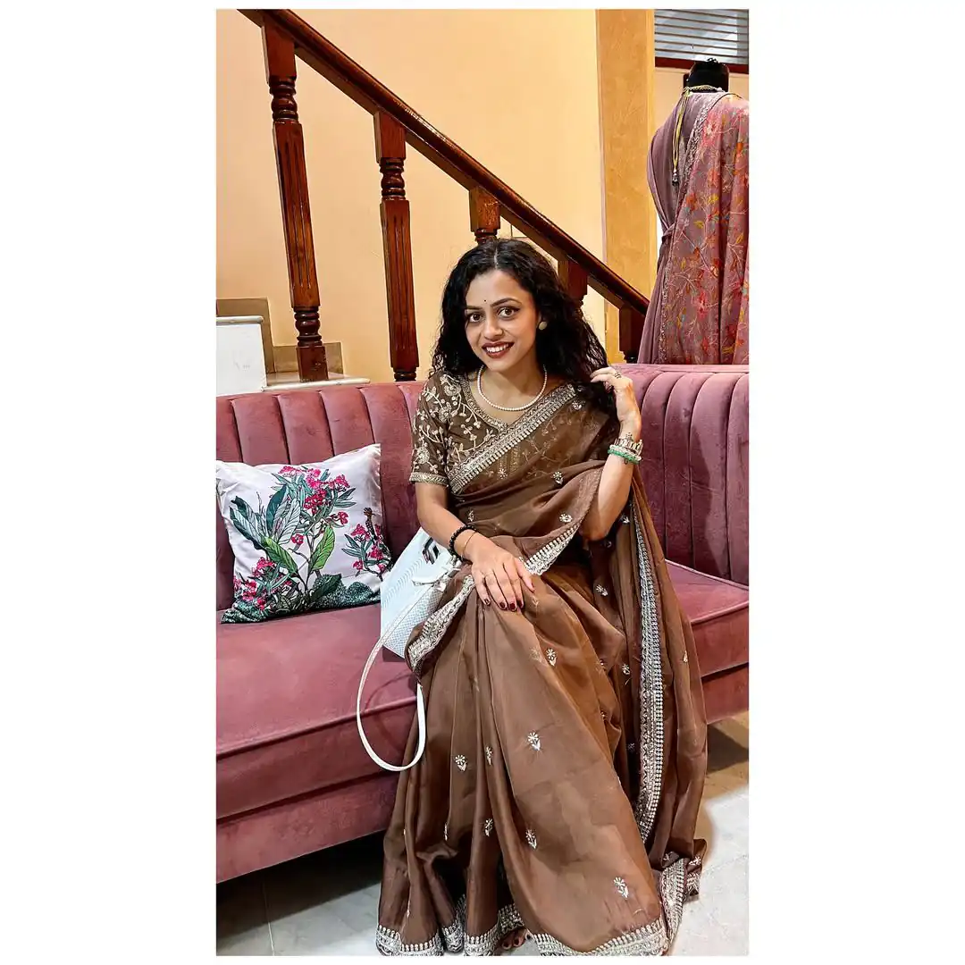 AC MAGIC CIRCLE Brown Soft Organza Saree Perfect for Wedding, Party, Haldi, Festival Celebrations, Diwali – . Grab it for ₹2099. Delivery 4-6 Working Days | Creative Sarees, Embroidered Sarees, Bollywood Sarees, Designer Sarees, Ethnic Saree, Modern Digital sarees, Party Wear Sarees, Sarees