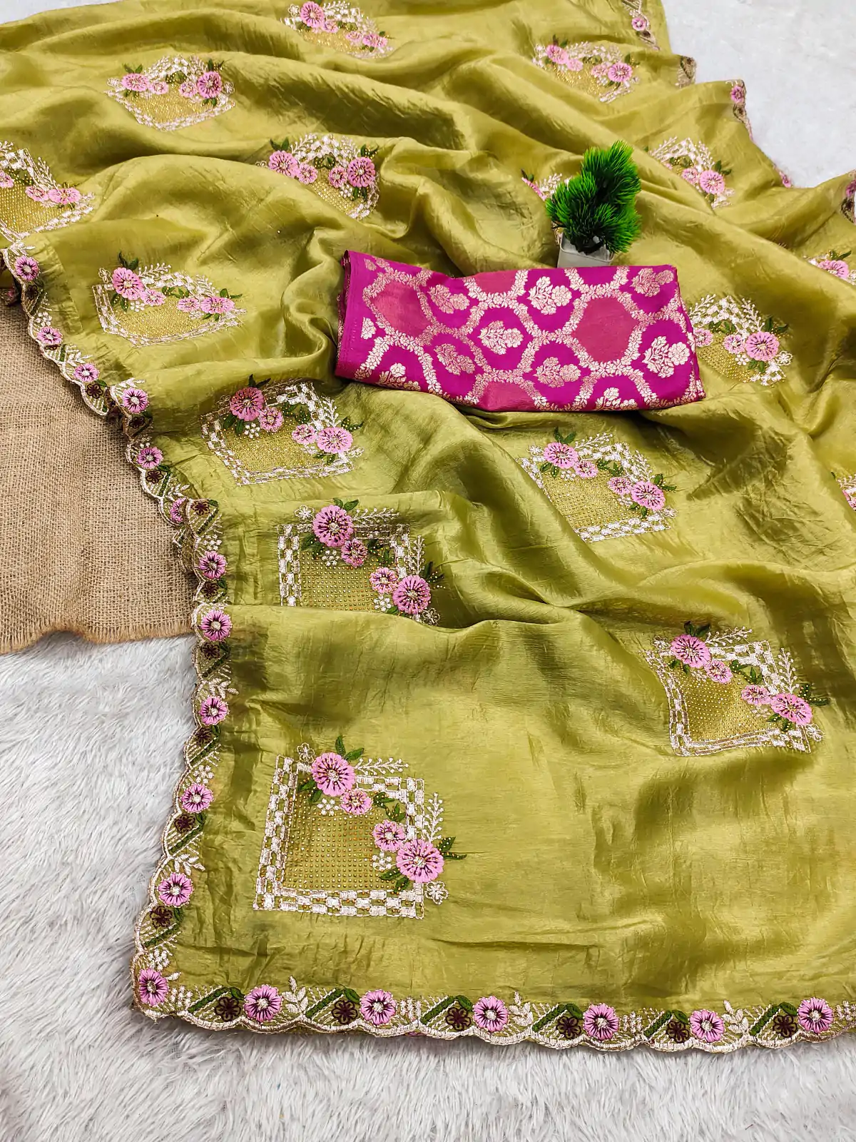 SC 239 Pink Georgette With Lace Work & Lace Border Saree . Wedding, Party, Festive, Events, Exclusive Offer ₹1599. Delivery 4-6 Working Days. Shop now. | Creative Sarees, Embroidered Sarees, Bollywood Sarees, Designer Sarees, Ethnic Saree, Modern Digital sarees, Party Wear Sarees, Sarees