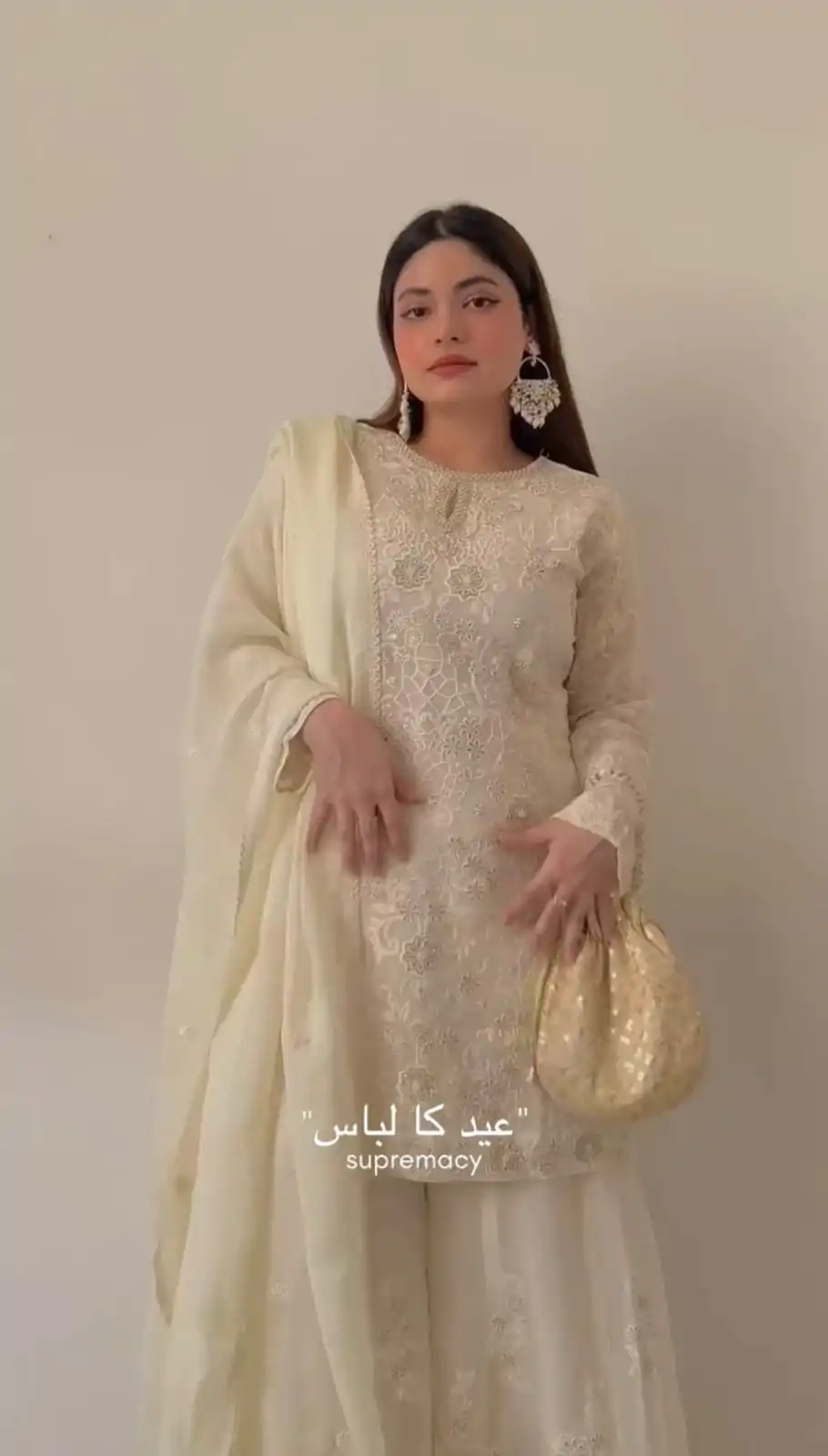 AD 196 Off White Faux Georgette Salwar Suit Perfect for Wedding, Party, Ganesh Chaturthi, Onam, Baisakhi . Exclusive Offer ₹2149. Delivery 4-6 Working Days | Casual Suits, Jump Suits, Creative suits, Designer Suits, Palazzo Suits, Party Wear Suits, Patiala Suits, Salwar suit, Straight Suits