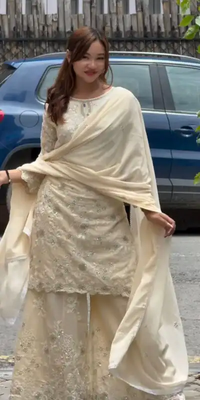 AD 196 Off White Faux Georgette Salwar Suit Perfect for Wedding, Party, Ganesh Chaturthi, Onam, Baisakhi . Exclusive Offer ₹2149. Delivery 4-6 Working Days | Casual Suits, Jump Suits, Creative suits, Designer Suits, Palazzo Suits, Party Wear Suits, Patiala Suits, Salwar suit, Straight Suits