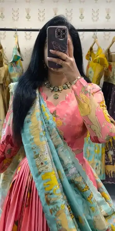 PC 539 Peach Color Cotton Lehenga Choli with Kalamkari Print. Exclusive Offer ₹2049. Delivery 4-6 Working Days. Shop now. | Bollywood Lehenga, Creative Lehenga, Designer Lehenga, Embroidered Lehenga, Lehenga, Party Wear Lehenga