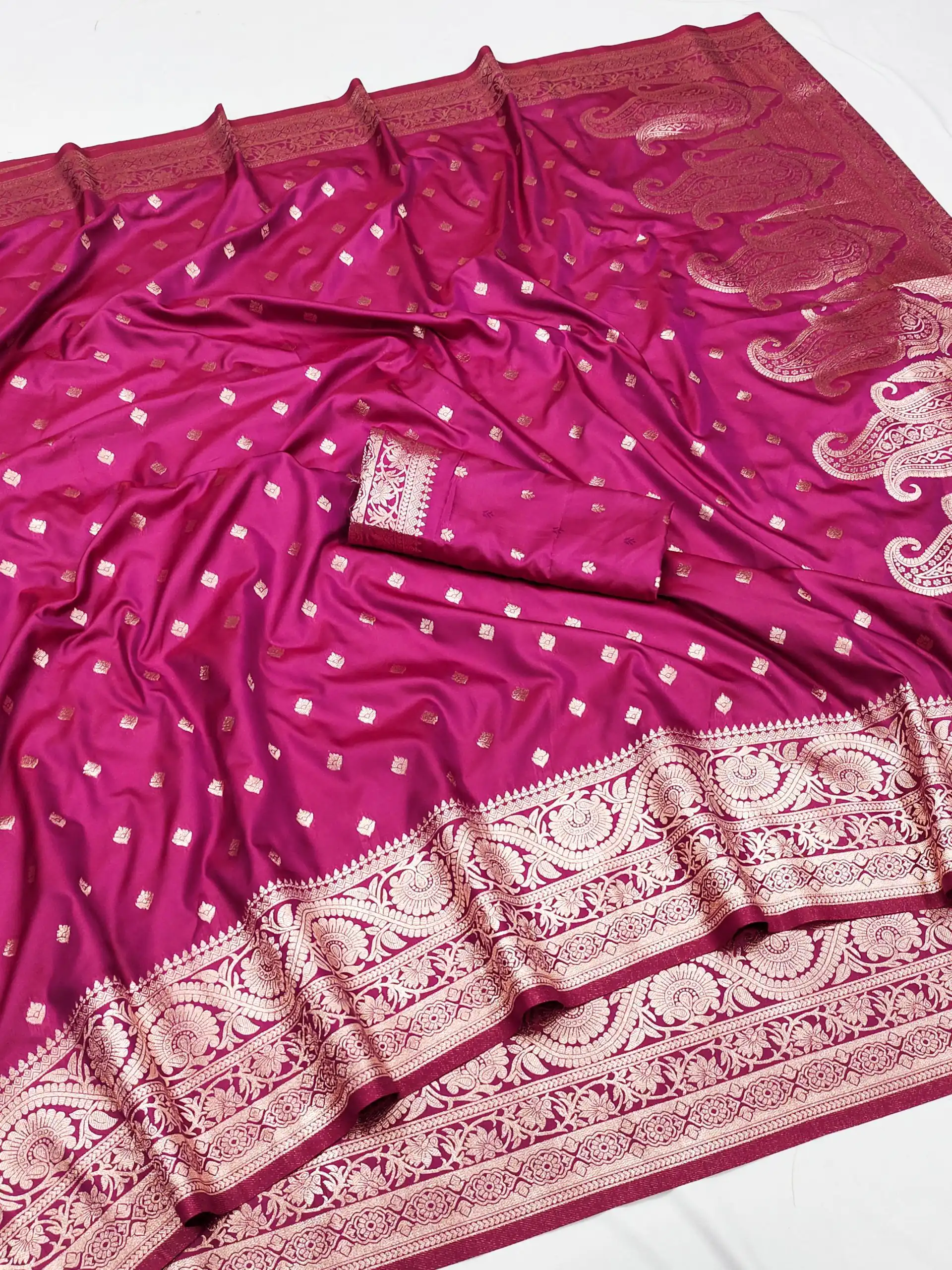 MB 1132 Rani Pink Banarasi silk Saree Perfect for Wedding, Party, Traditional Day, Lohri, Durga Puja – . Festive Deal ₹1849. Delivery 4-6 Working Days. | Creative Sarees, Embroidered Sarees, Bollywood Sarees, Designer Sarees, Ethnic Saree, Modern Digital sarees, Party Wear Sarees, Sarees
