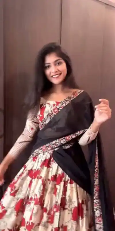 PC 525 Red in Rayon Cotton Kalamkari Print Lehenga Choli . Wedding, Party, Festive, Events, Grab it for ₹2099. Delivery 4-6 Working Days. Shop now. | Bollywood Lehenga, Creative Lehenga, Designer Lehenga, Embroidered Lehenga, Lehenga, Party Wear Lehenga