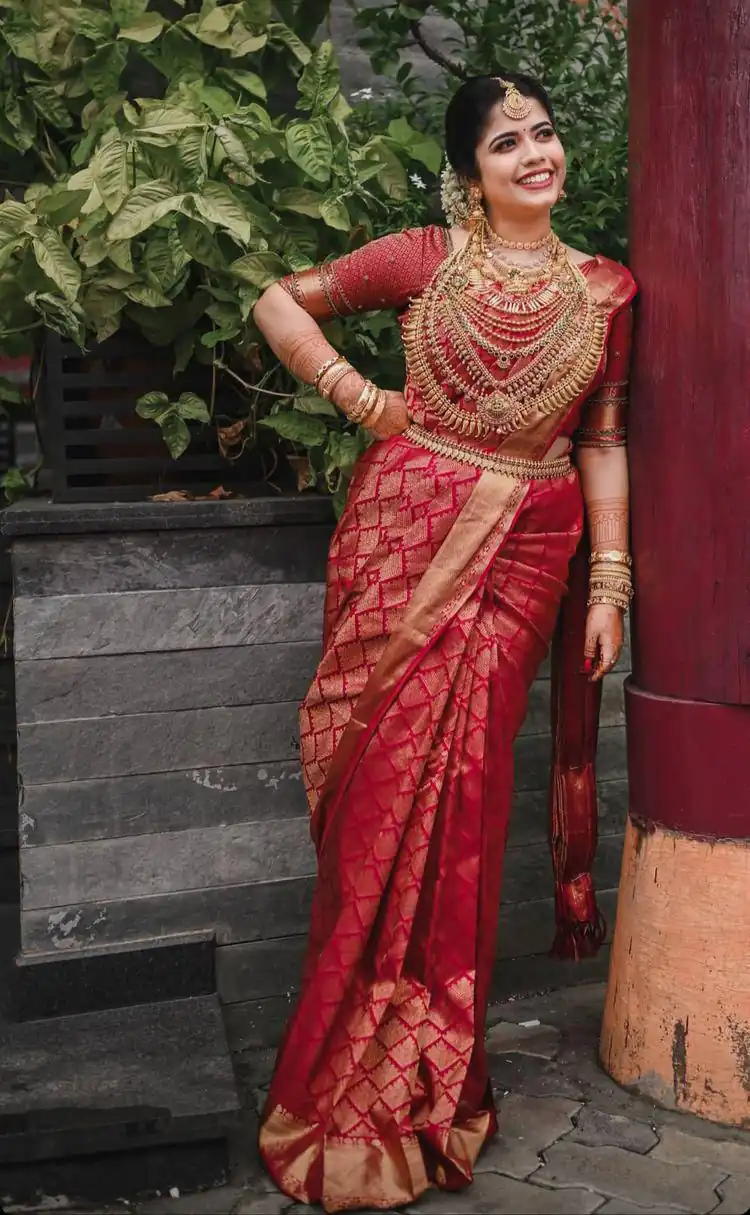 KP 3069 Red Soft Lichi Silk Saree with Lace Border & Lace Work. Affordable Price ₹1399. Delivery 4-6 Working Days. Shop now. | Creative Sarees, Embroidered Sarees, Bollywood Sarees, Designer Sarees, Ethnic Saree, Modern Digital sarees, Party Wear Sarees, Sarees