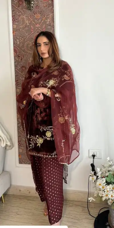 BE 408 Brown Soft Organza Salwar Suit with Lace Work & Embroidery Work. Special Price ₹2049. Delivery 4-6 Working Days. Shop now. | Bollywood Lehenga, Creative Lehenga, Designer Lehenga, Embroidered Lehenga, Lehenga, Party Wear Lehenga