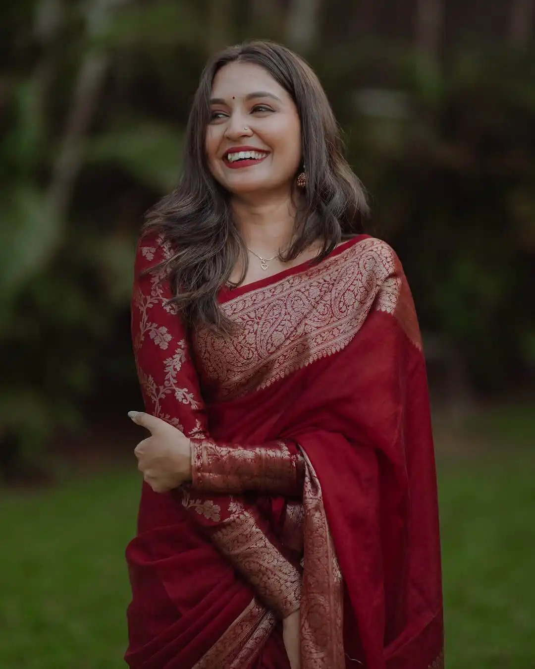 KP 6034 Red Soft Lichi Silk Saree with Lace Border & Lace Work. Exclusive Offer ₹1349. Delivery 4-6 Working Days. Shop now. | Creative Sarees, Embroidered Sarees, Bollywood Sarees, Designer Sarees, Ethnic Saree, Modern Digital sarees, Party Wear Sarees, Sarees