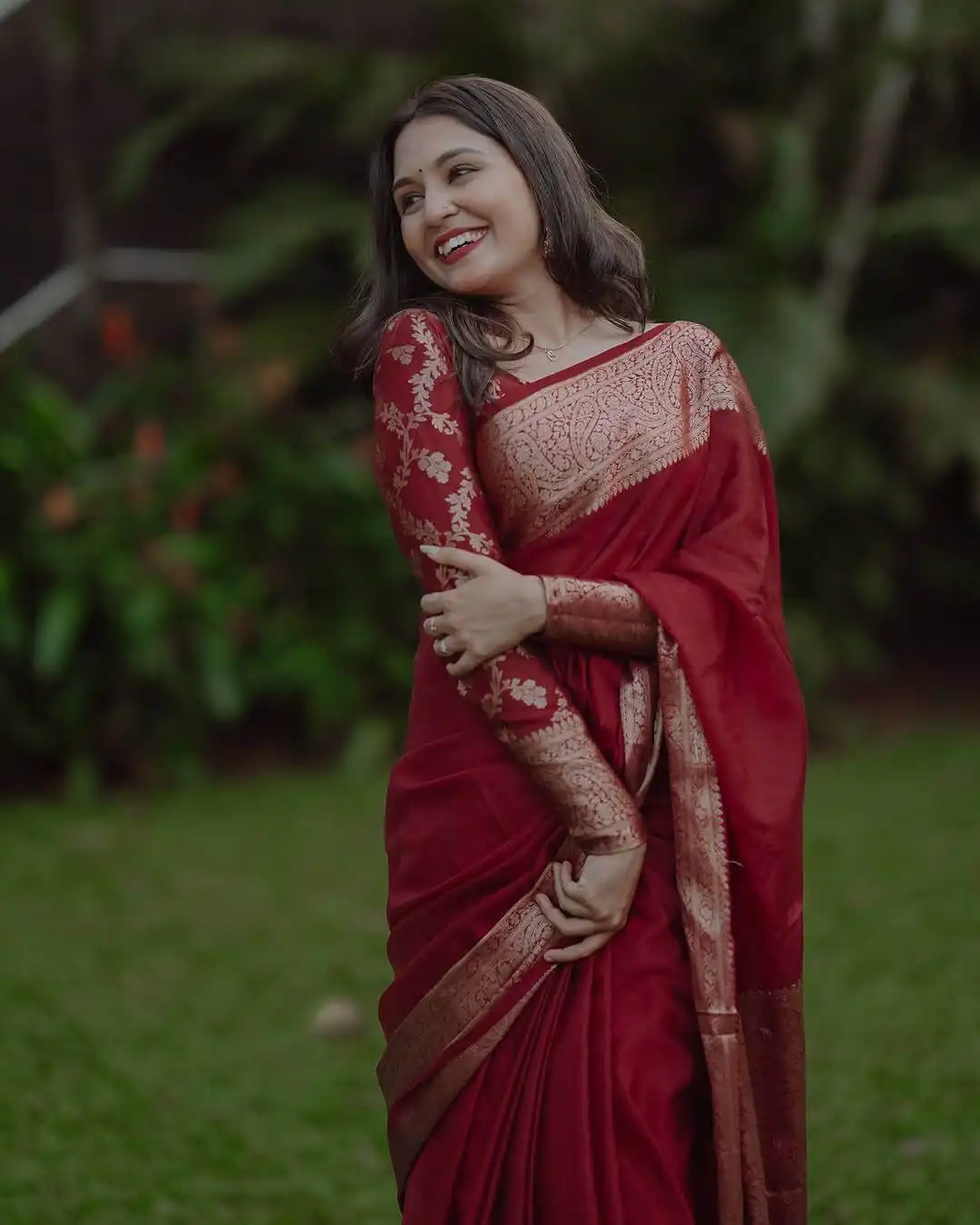 KP 6034 Red Soft Lichi Silk Saree with Lace Border & Lace Work. Exclusive Offer ₹1349. Delivery 4-6 Working Days. Shop now. | Creative Sarees, Embroidered Sarees, Bollywood Sarees, Designer Sarees, Ethnic Saree, Modern Digital sarees, Party Wear Sarees, Sarees