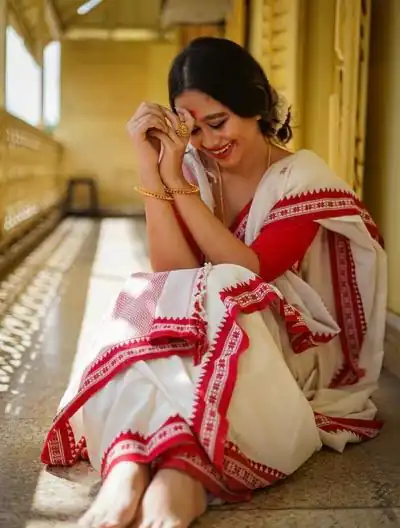 KP 5074 White Color Soft Lilan Slab Weaving Work Saree Casual, Party Wear, Wedding, Events Etc. Expected Delivery 4-6 Working Days @1449/- | Creative Sarees, Embroidered Sarees, Bollywood Sarees, Designer Sarees, Ethnic Saree, Modern Digital sarees, Party Wear Sarees, Sarees
