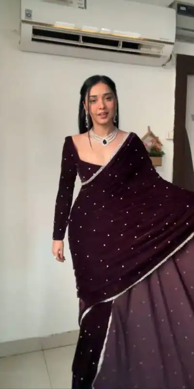BD 1798 Wine Velvet 9000 with Revert Machine Pearl Work Saree Designer Work. Get it for ₹2049. Delivery 4-6 Working Days. Shop now. | Creative Sarees, Embroidered Sarees, Bollywood Sarees, Designer Sarees, Ethnic Saree, Modern Digital sarees, Party Wear Sarees, Sarees