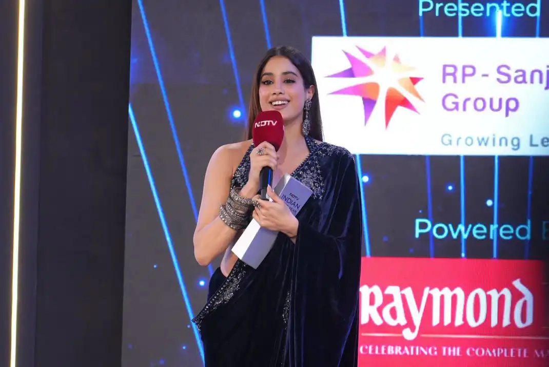 ST 491 Blue Pure 9000 Velvet Saree with Lace Work & Embroidery Work. Affordable Price ₹1999. Delivery 4-6 Working Days. Shop now. | Creative Sarees, Embroidered Sarees, Bollywood Sarees, Designer Sarees, Ethnic Saree, Modern Digital sarees, Party Wear Sarees, Sarees