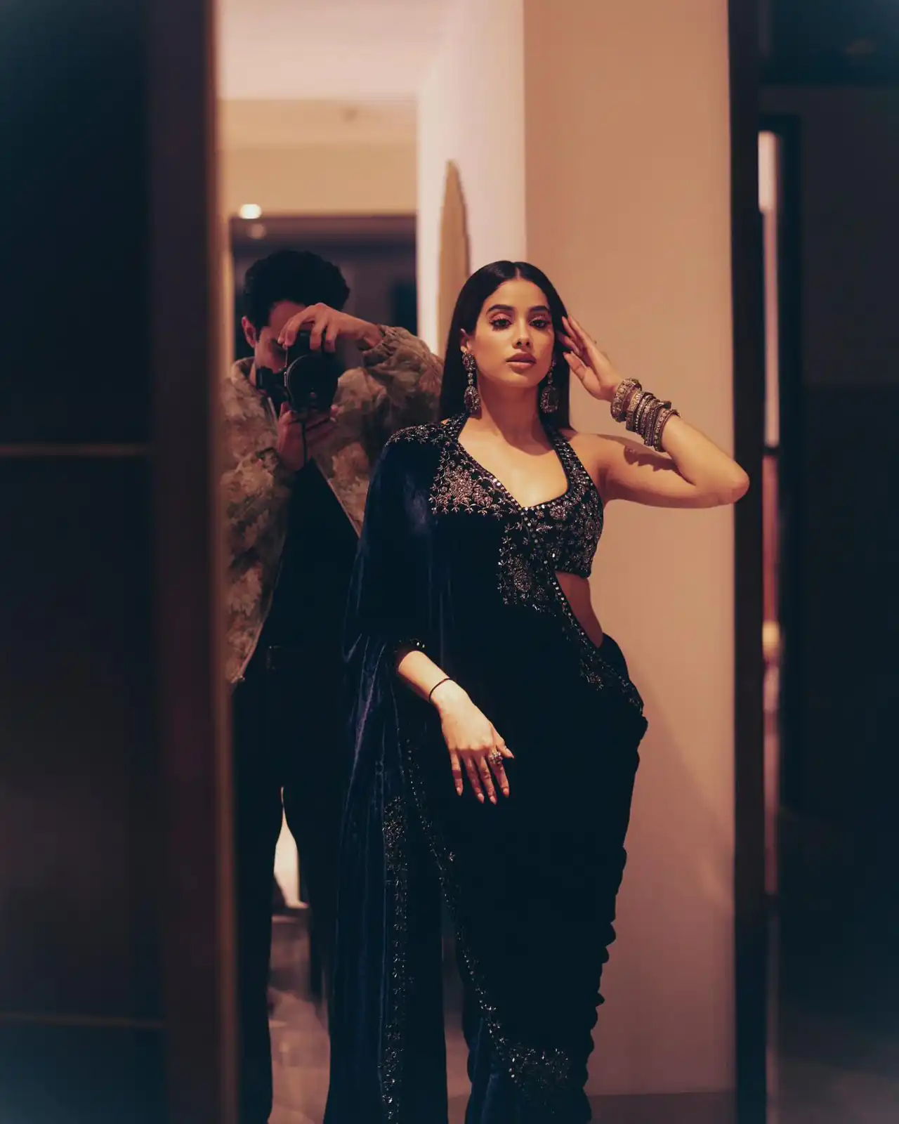 ST 491 Blue Pure 9000 Velvet Saree with Lace Work & Embroidery Work. Affordable Price ₹1999. Delivery 4-6 Working Days. Shop now. | Creative Sarees, Embroidered Sarees, Bollywood Sarees, Designer Sarees, Ethnic Saree, Modern Digital sarees, Party Wear Sarees, Sarees