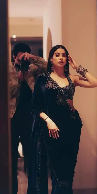 ST 491 Blue Pure 9000 Velvet Saree with Lace Work & Embroidery Work. Affordable Price ₹1999. Delivery 4-6 Working Days. Shop now. | Creative Sarees, Embroidered Sarees, Bollywood Sarees, Designer Sarees, Ethnic Saree, Modern Digital sarees, Party Wear Sarees, Sarees