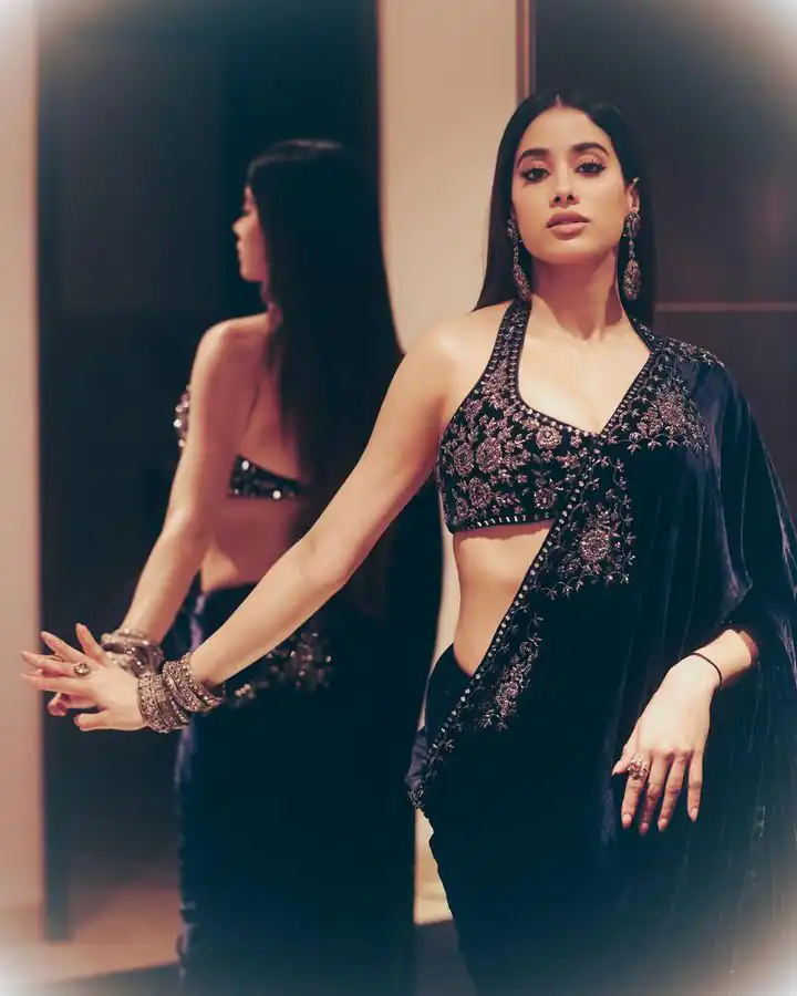 ST 491 Blue Pure 9000 Velvet Saree with Lace Work & Embroidery Work. Affordable Price ₹1999. Delivery 4-6 Working Days. Shop now. | Creative Sarees, Embroidered Sarees, Bollywood Sarees, Designer Sarees, Ethnic Saree, Modern Digital sarees, Party Wear Sarees, Sarees