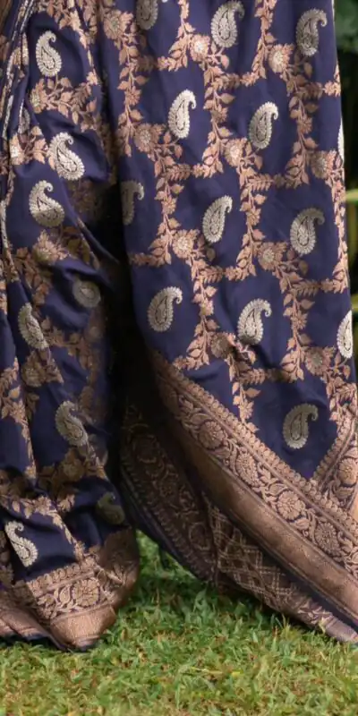 KPR 192 Blue Soft Lichi Silk Saree with Lace Border & Lace Work. Affordable Price ₹1449. Delivery 4-6 Working Days. Shop now. | Creative Sarees, Embroidered Sarees, Bollywood Sarees, Designer Sarees, Ethnic Saree, Modern Digital sarees, Party Wear Sarees, Sarees