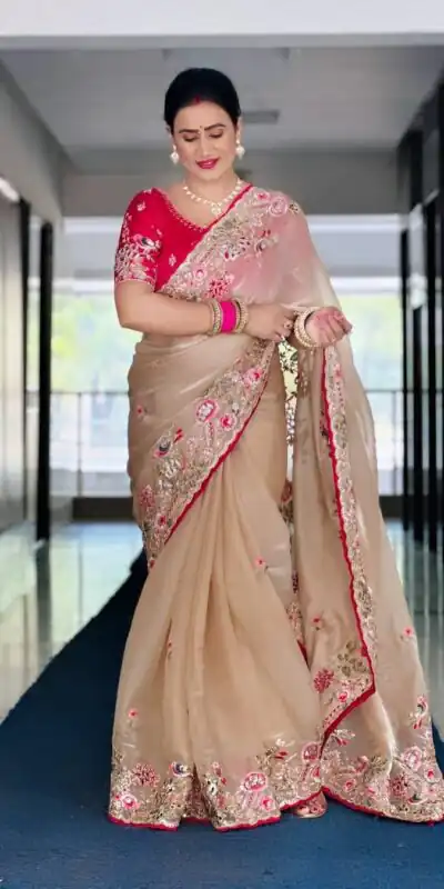 SC 1008 Cream Organza Silk Saree Perfect for Wedding, Party, Eid, Makar Sankranti, Anniversary –. Affordable Price ₹2399. Delivery 4-6 Working Days. | Creative Sarees, Embroidered Sarees, Bollywood Sarees, Designer Sarees, Ethnic Saree, Modern Digital sarees, Party Wear Sarees, Sarees