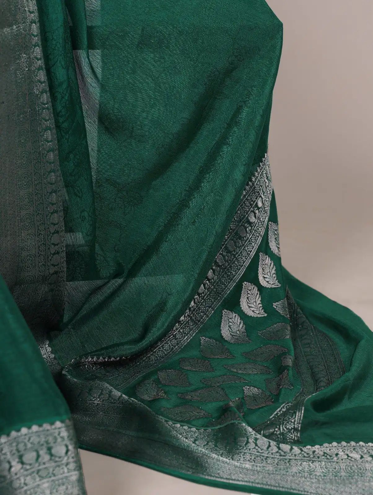YNF 7916 Green Chinon Saree with Zari Work. Wedding, Party, Festive, Events Festive Deal ₹1699. Delivery 4-6 Working Days. Shop now. | Creative Sarees, Embroidered Sarees, Bollywood Sarees, Designer Sarees, Ethnic Saree, Modern Digital sarees, Party Wear Sarees, Sarees