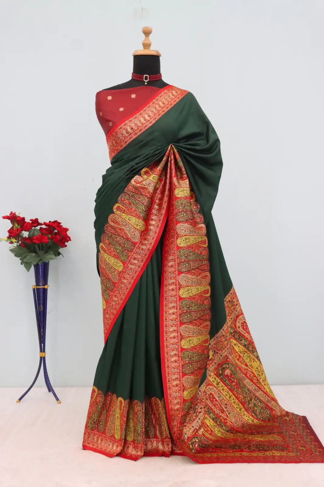 MB 66 Green in Color Paithani Silk Lace Border & Lace Work Saree . Special Price ₹2399. Delivery 4-6 Working Days. Shop now. | Creative Sarees, Embroidered Sarees, Bollywood Sarees, Designer Sarees, Ethnic Saree, Modern Digital sarees, Party Wear Sarees, Sarees