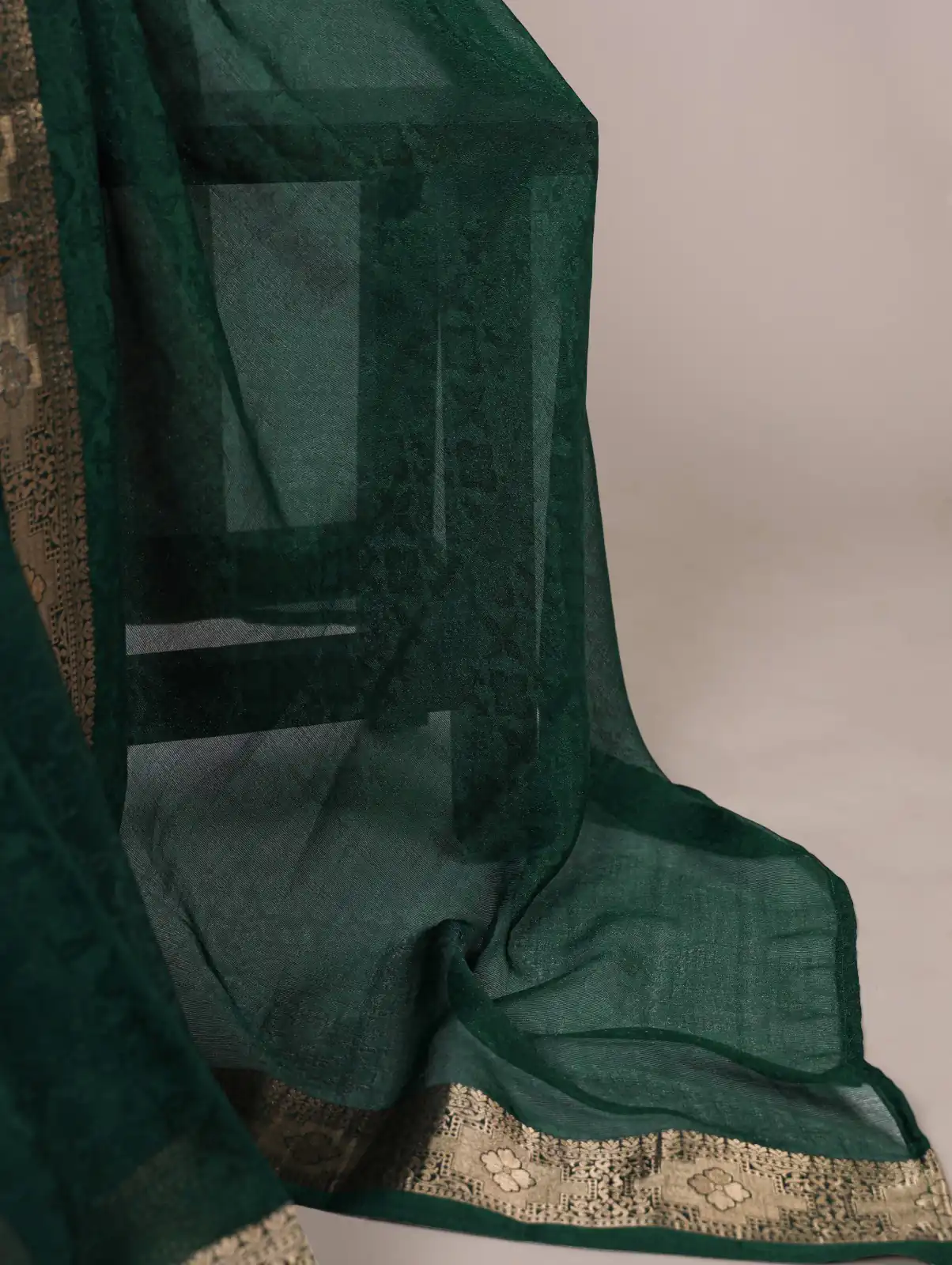 YNF 7911 Green Poly Shimmer Saree Perfect for Wedding, Party, Ganesh Chaturthi, Bridal Wear, Temple Visit –. Available at ₹1499 only. Delivery 4-6 Workin | Creative Sarees, Embroidered Sarees, Bollywood Sarees, Designer Sarees, Ethnic Saree, Modern Digital sarees, Party Wear Sarees, Sarees