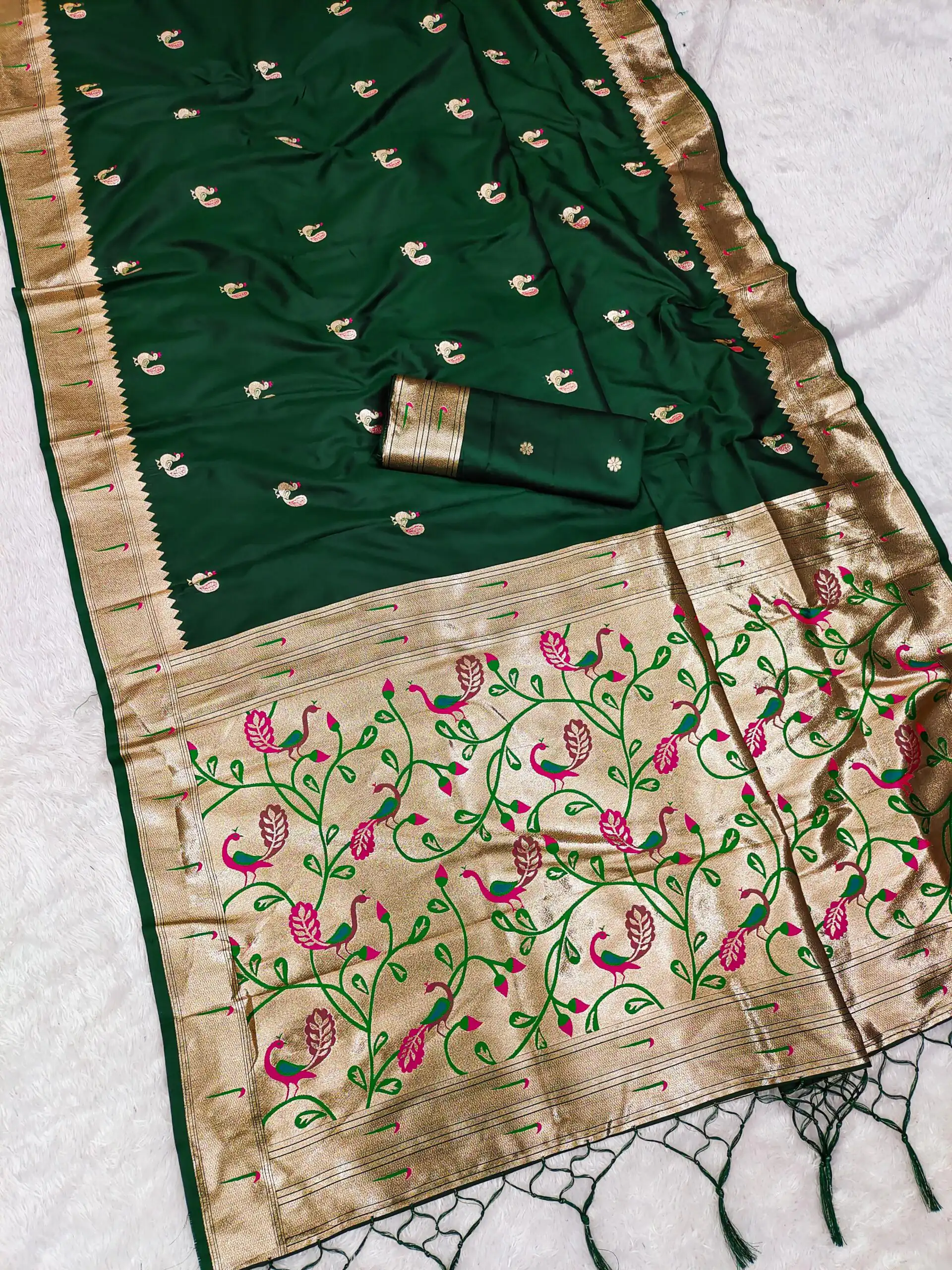 MB 389 Green Soft Paithani Silk Saree with Lace Work & Zari Work. Affordable Price ₹2049. Delivery 4-6 Working Days. Shop now. | Creative Sarees, Embroidered Sarees, Bollywood Sarees, Designer Sarees, Ethnic Saree, Modern Digital sarees, Party Wear Sarees, Sarees